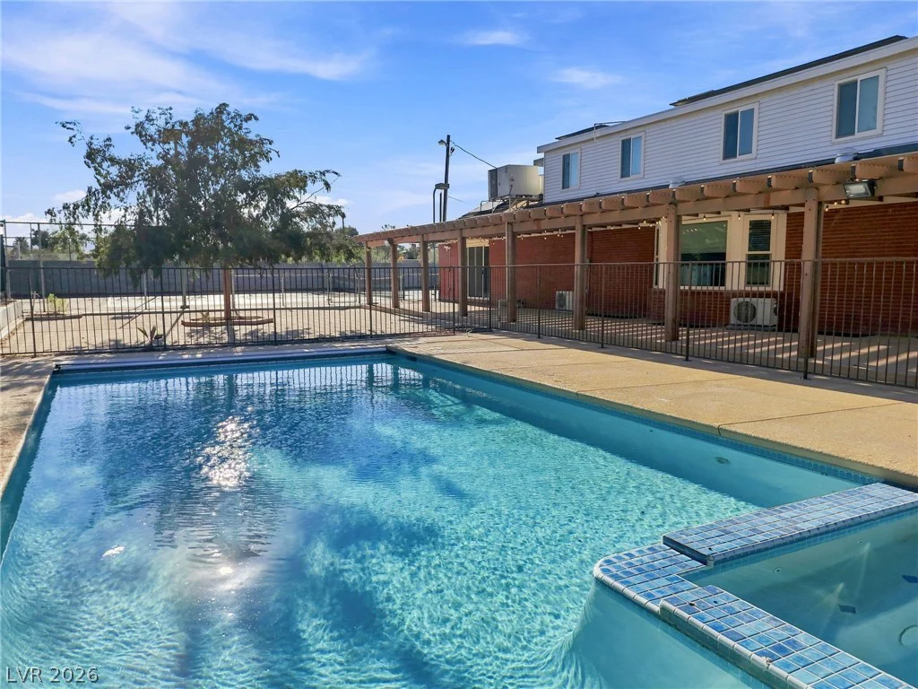 2825 Hacienda, Las Vegas, NV 89120