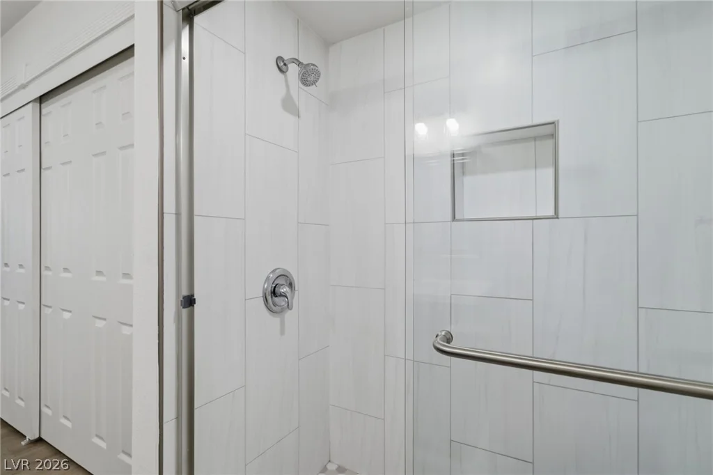 2825 Hacienda, Las Vegas, NV 89120