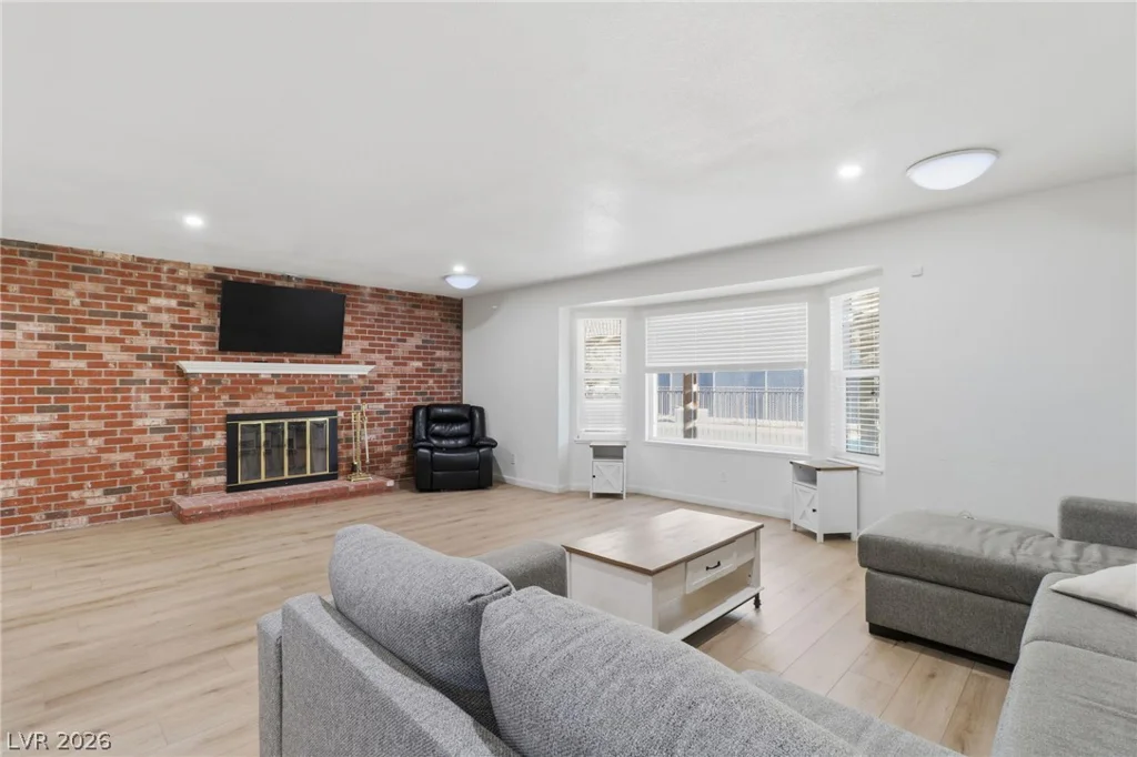 2825 Hacienda, Las Vegas, NV 89120
