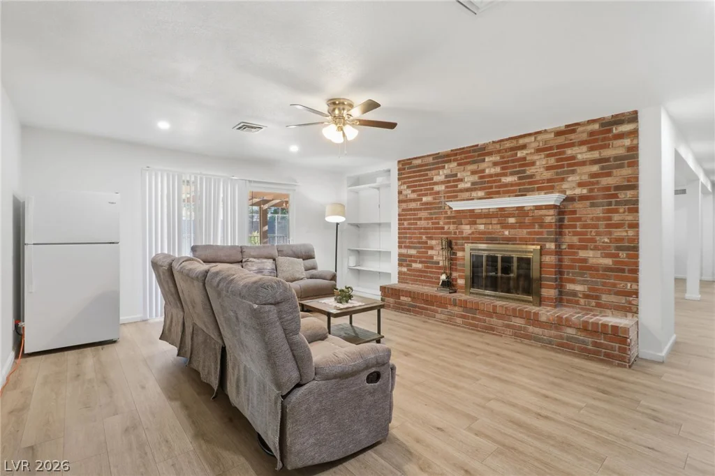 2825 Hacienda, Las Vegas, NV 89120