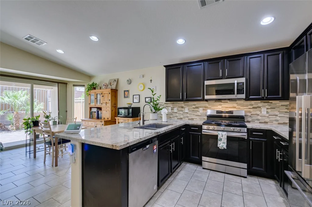 5913 Sammarra, North Las Vegas, NV 89081