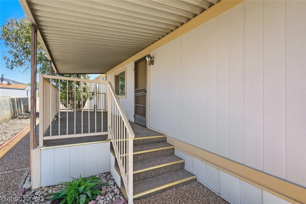 3346 Gulf Shores, Las Vegas, NV 89122