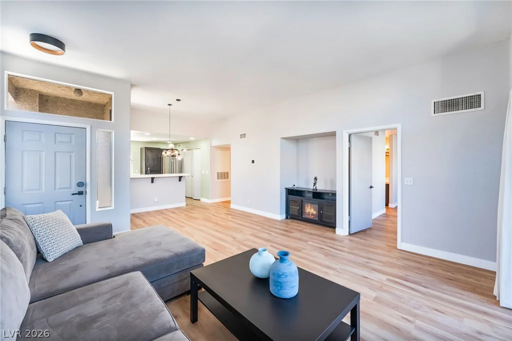 3125 Buffalo, Las Vegas, NV 89128