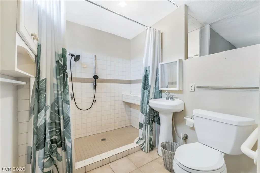 2029 College, Las Vegas, NV 89156