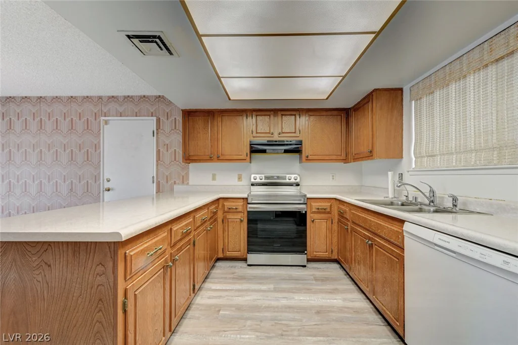 3660 Thom, Las Vegas, NV 89130