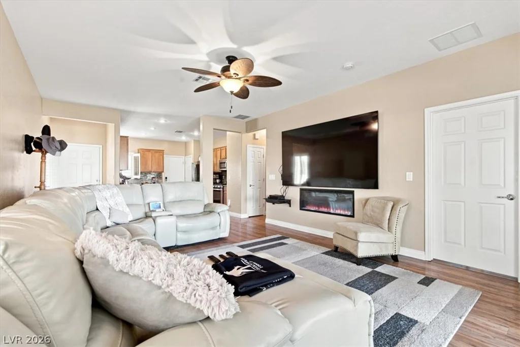 7374 Grassquit, North Las Vegas, NV 89084