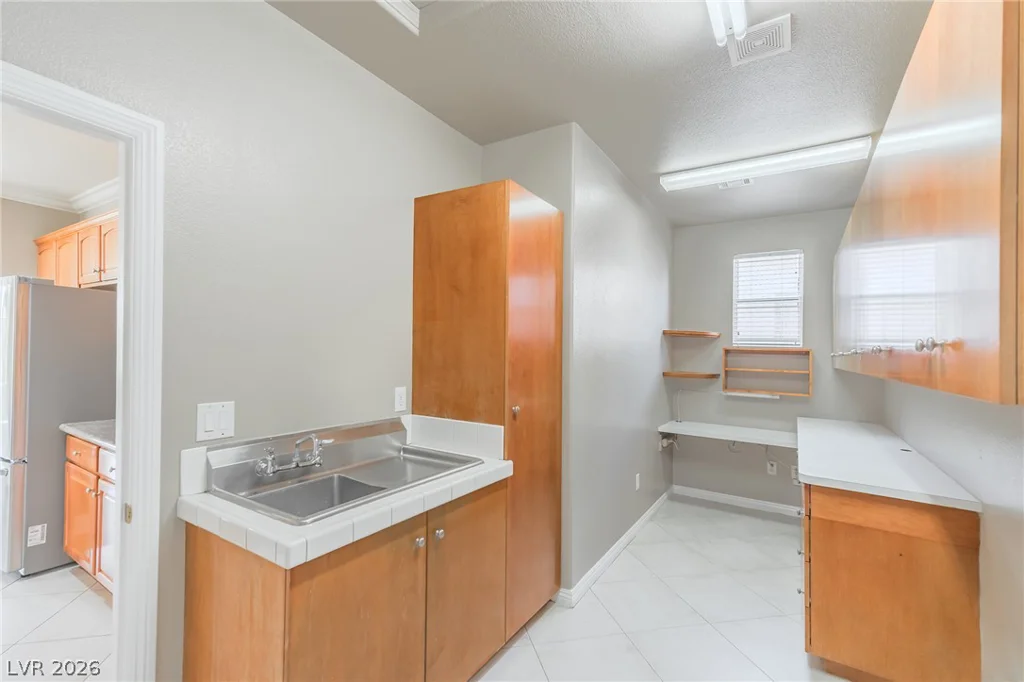 10227 Donde, Las Vegas, NV 89135