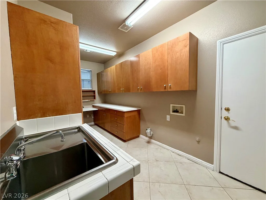 10227 Donde, Las Vegas, NV 89135