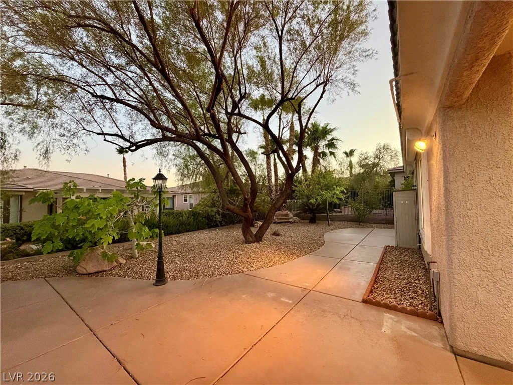 10227 Donde, Las Vegas, NV 89135