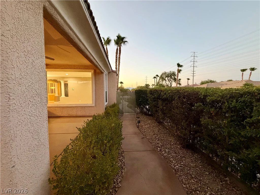 10227 Donde, Las Vegas, NV 89135