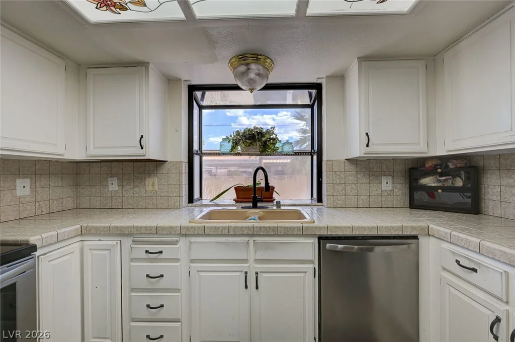 3363 Vema, Las Vegas, NV 89121