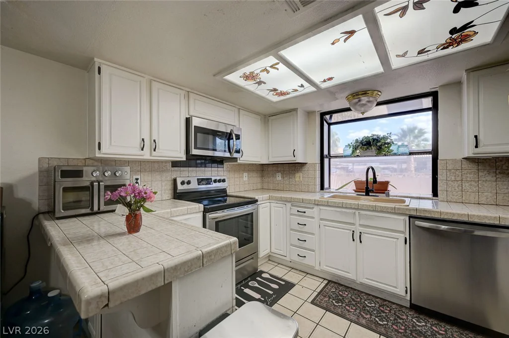 3363 Vema, Las Vegas, NV 89121