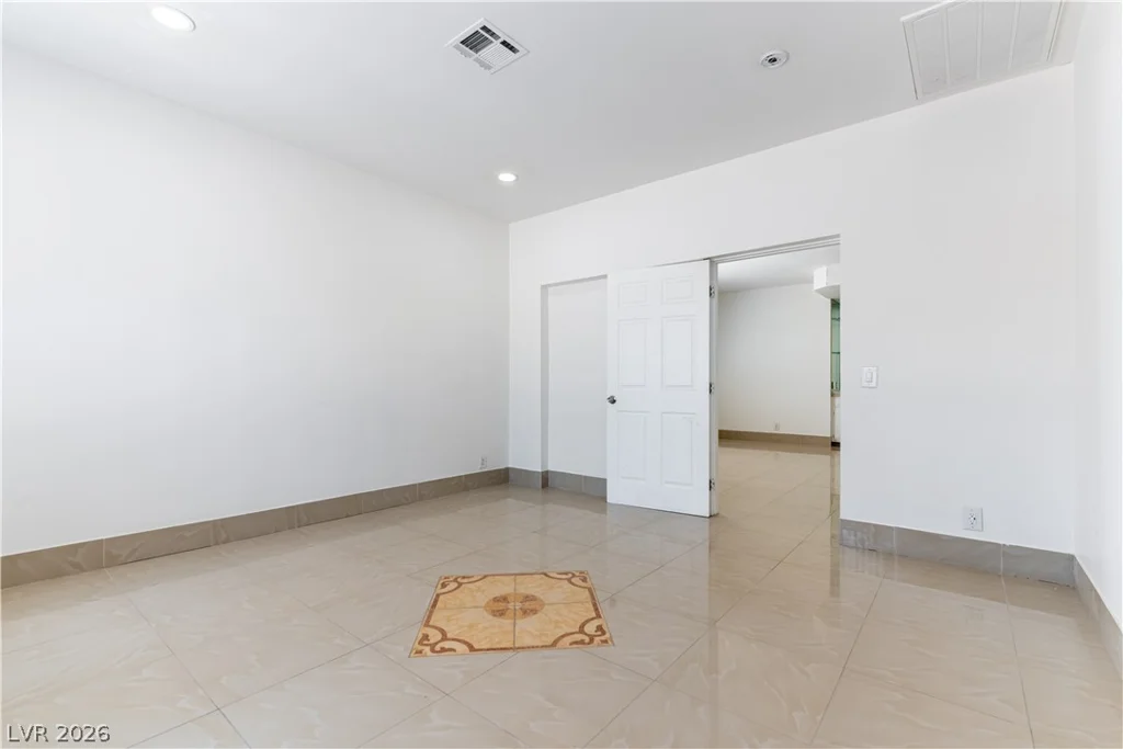 3200 Oakey, Las Vegas, NV 89102