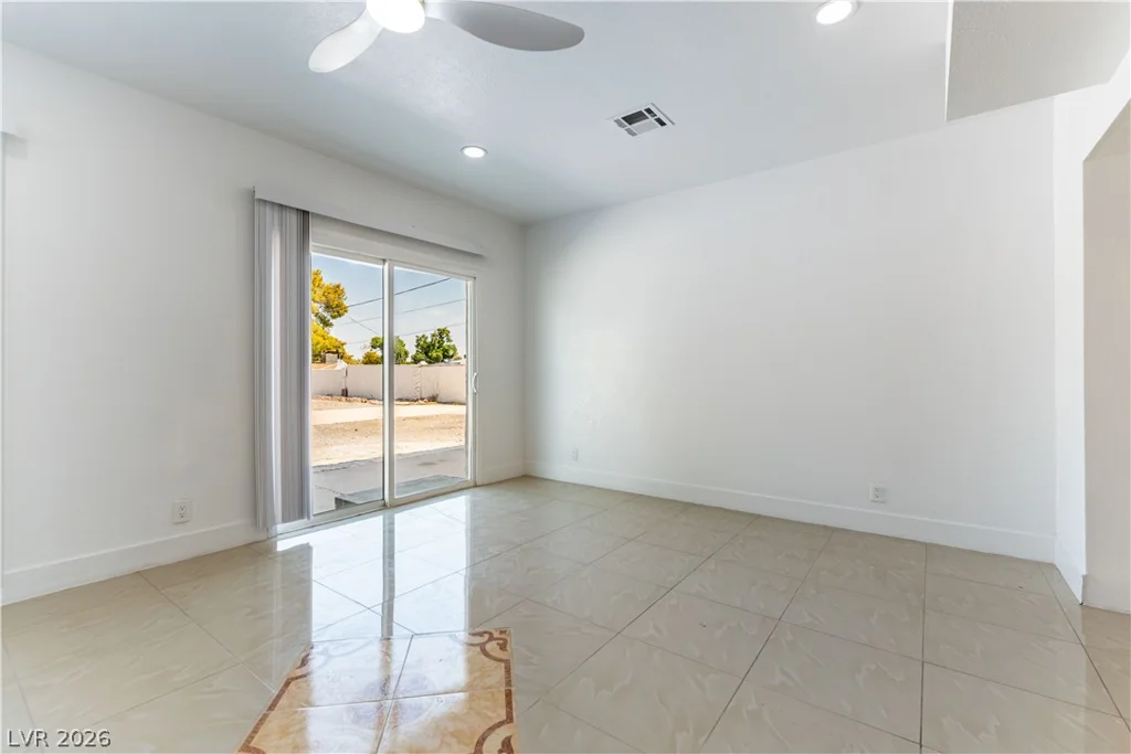 3200 Oakey, Las Vegas, NV 89102