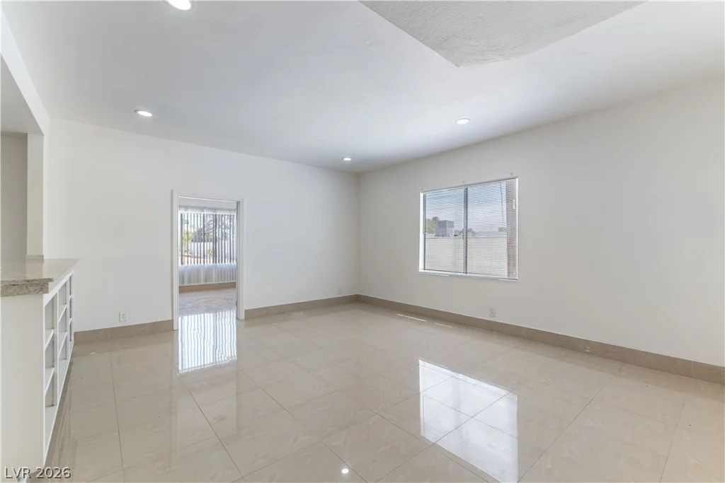 3200 Oakey, Las Vegas, NV 89102
