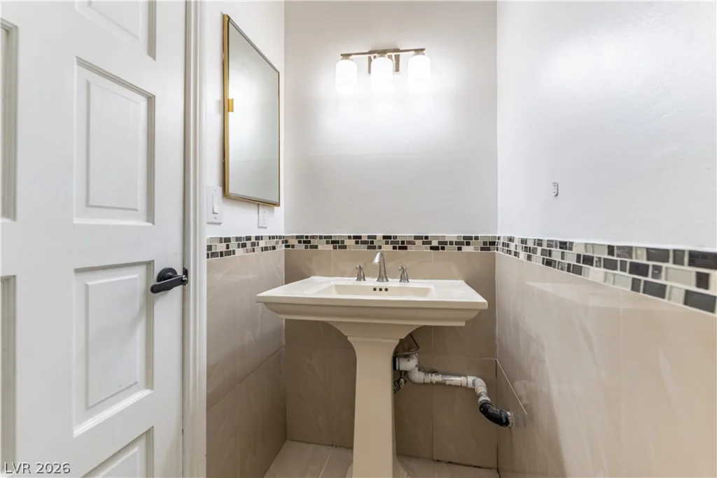 3200 Oakey, Las Vegas, NV 89102