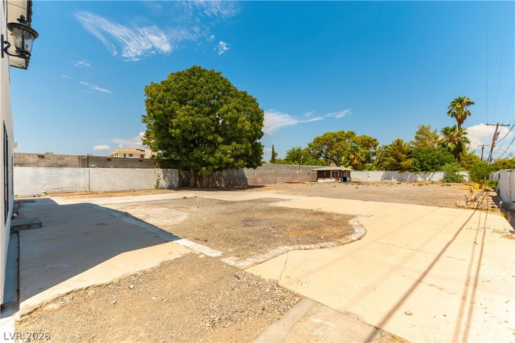 3200 Oakey, Las Vegas, NV 89102