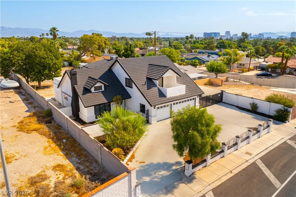 3200 Oakey, Las Vegas, NV 89102