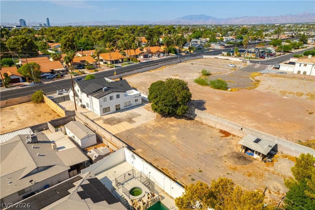 3200 Oakey, Las Vegas, NV 89102