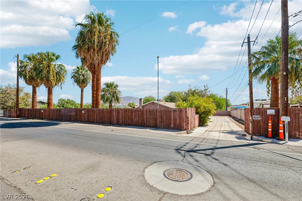 3232 Mountain Vista, Las Vegas, NV 89121