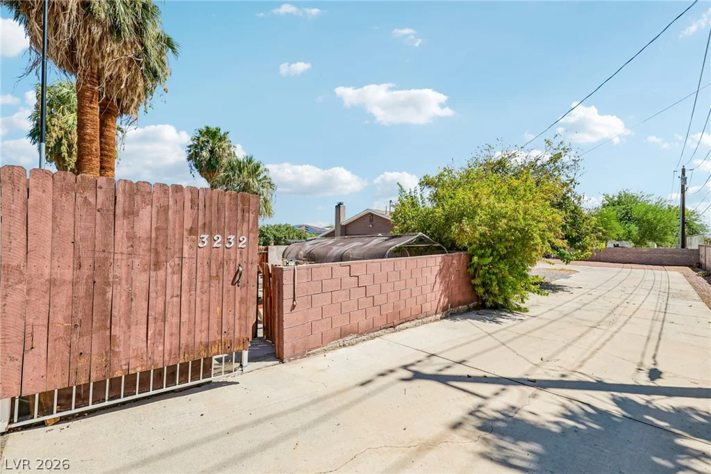 3232 Mountain Vista, Las Vegas, NV 89121
