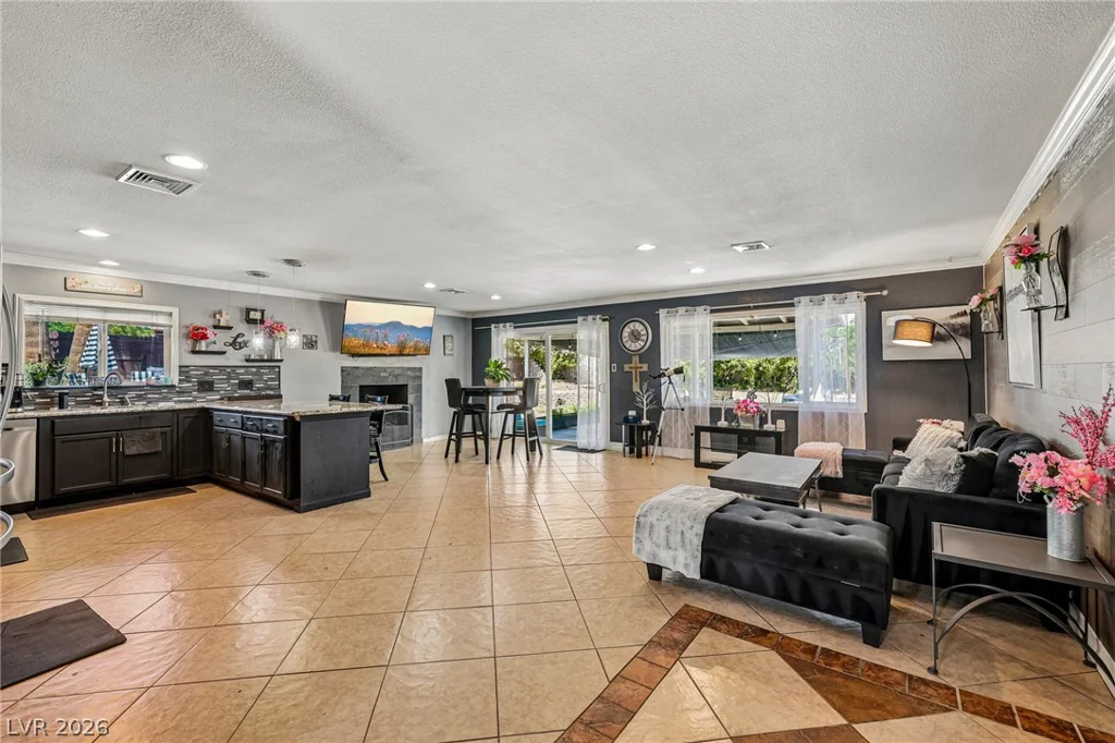 3232 Mountain Vista, Las Vegas, NV 89121