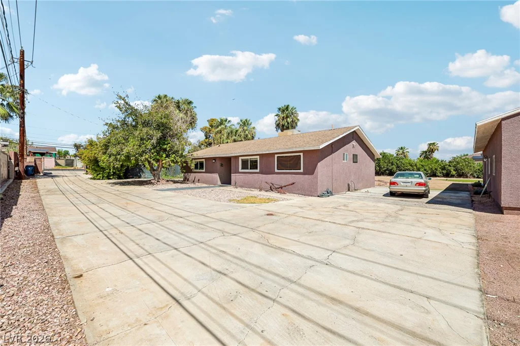 3232 Mountain Vista, Las Vegas, NV 89121