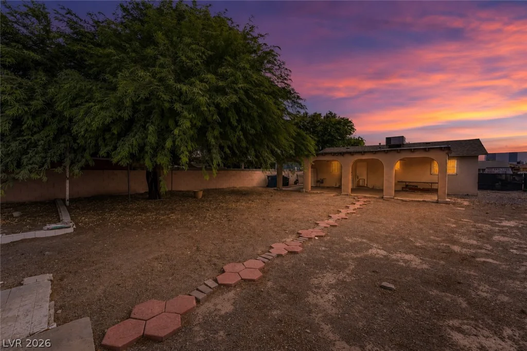 3712 Loyola, North Las Vegas, NV 89030
