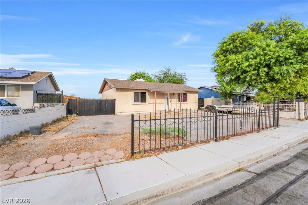 3712 Loyola, North Las Vegas, NV 89030