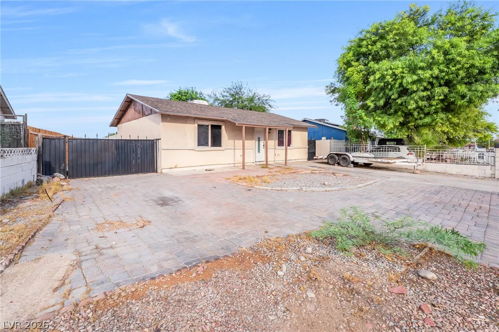 3712 Loyola, North Las Vegas, NV 89030