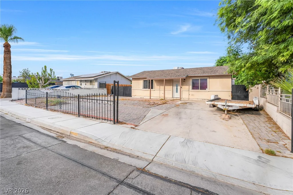 3712 Loyola, North Las Vegas, NV 89030