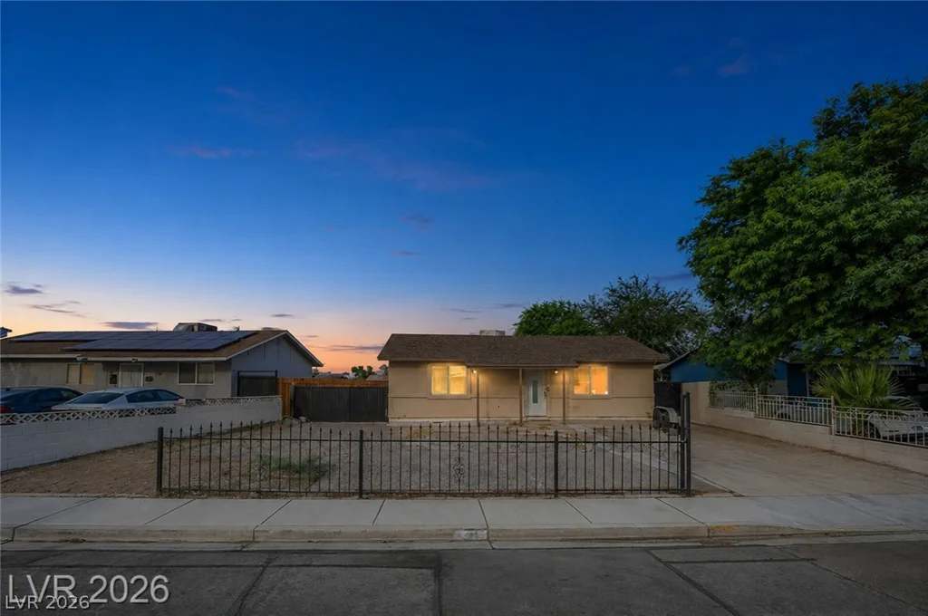 3712 Loyola, North Las Vegas, NV 89030