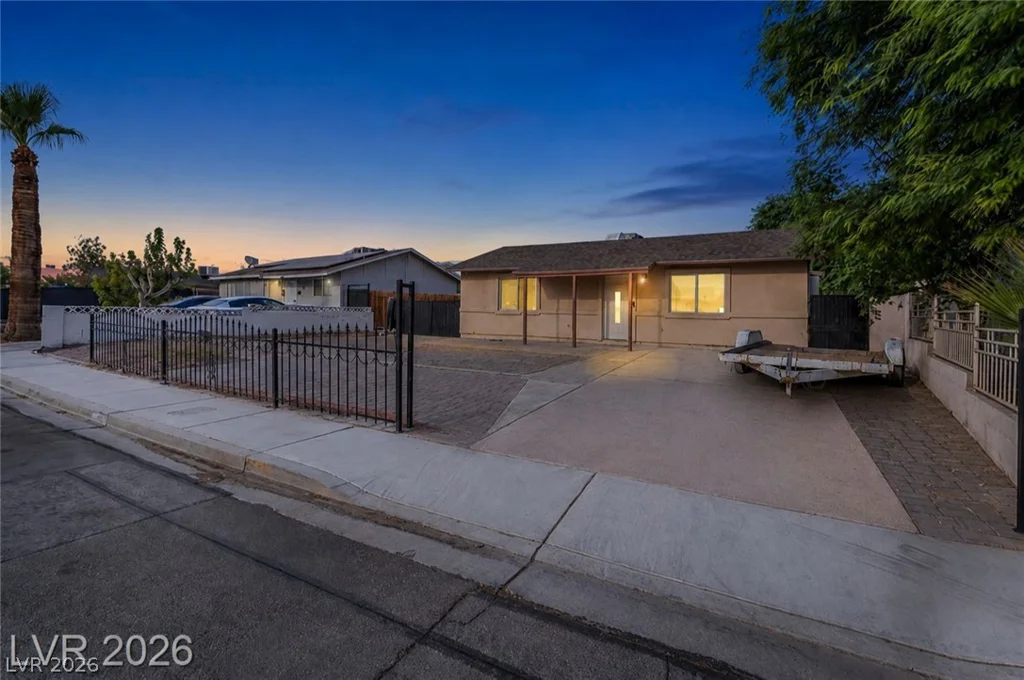 3712 Loyola, North Las Vegas, NV 89030