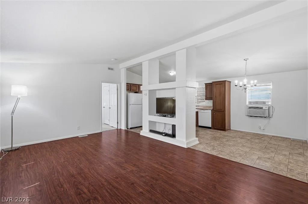 4589 Royal Ridge, Las Vegas, NV 89103