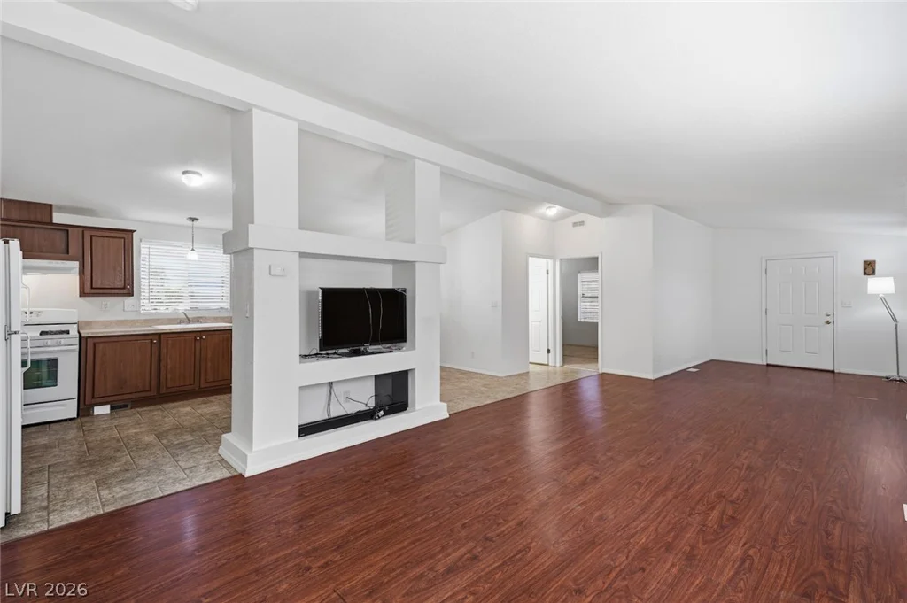 4589 Royal Ridge, Las Vegas, NV 89103