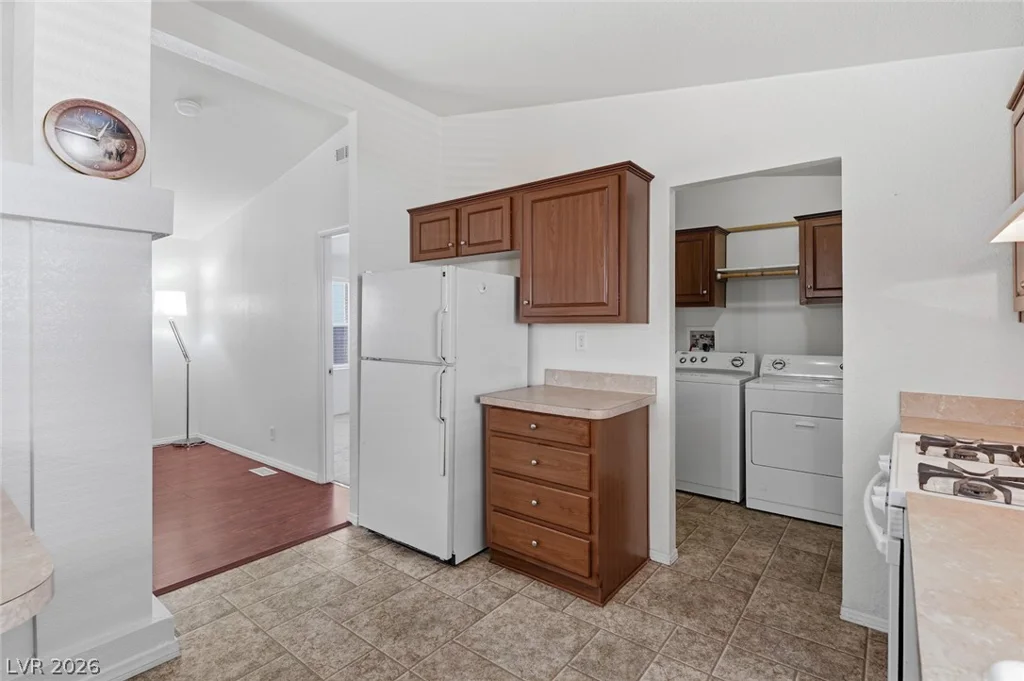 4589 Royal Ridge, Las Vegas, NV 89103