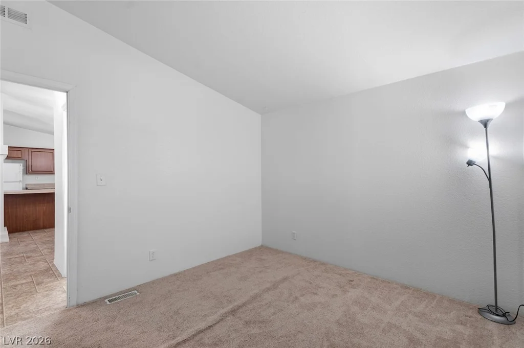 4589 Royal Ridge, Las Vegas, NV 89103