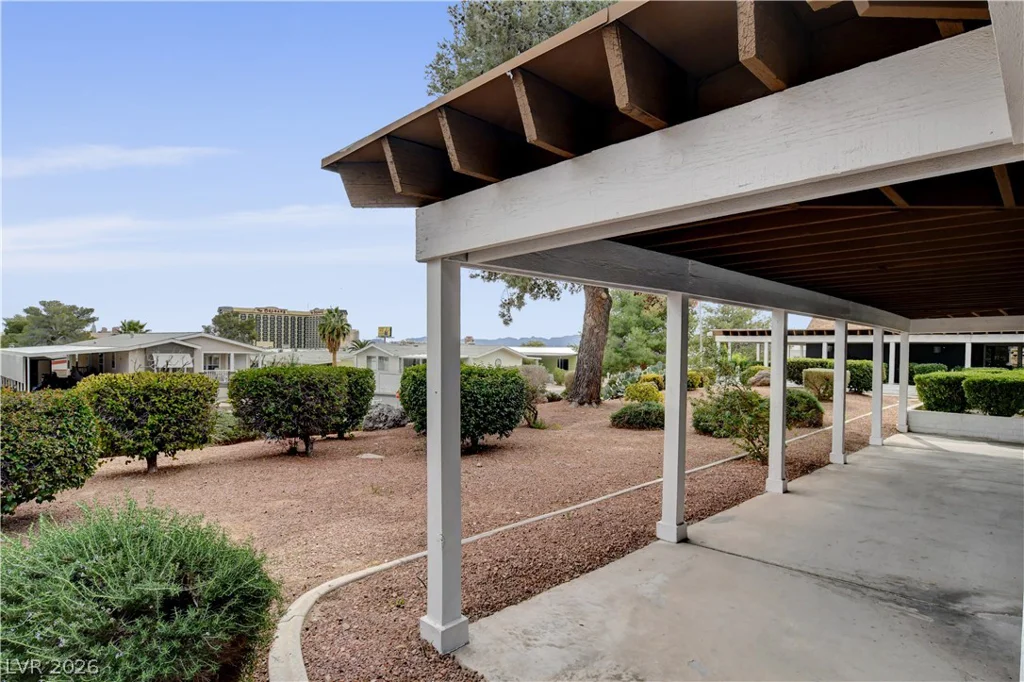 4589 Royal Ridge, Las Vegas, NV 89103