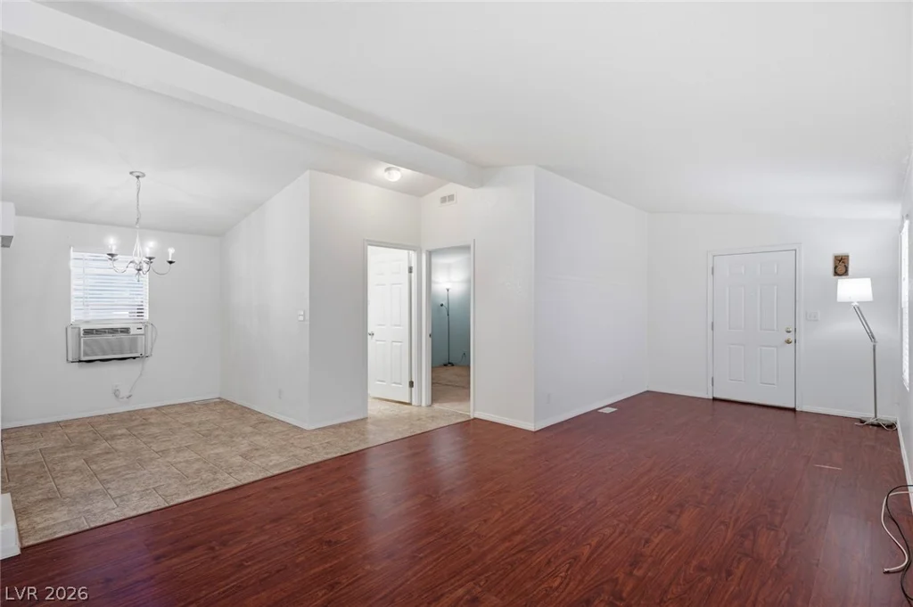 4589 Royal Ridge, Las Vegas, NV 89103