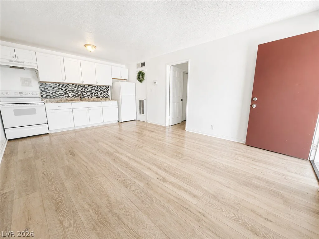 3720 Royal Crest, Las Vegas, NV 89119