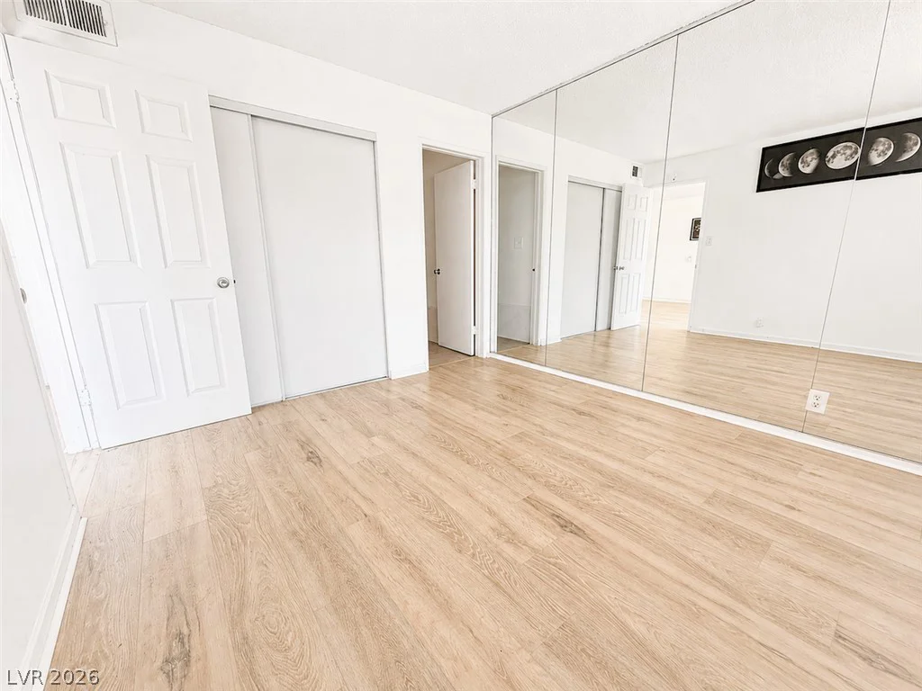 3720 Royal Crest, Las Vegas, NV 89119