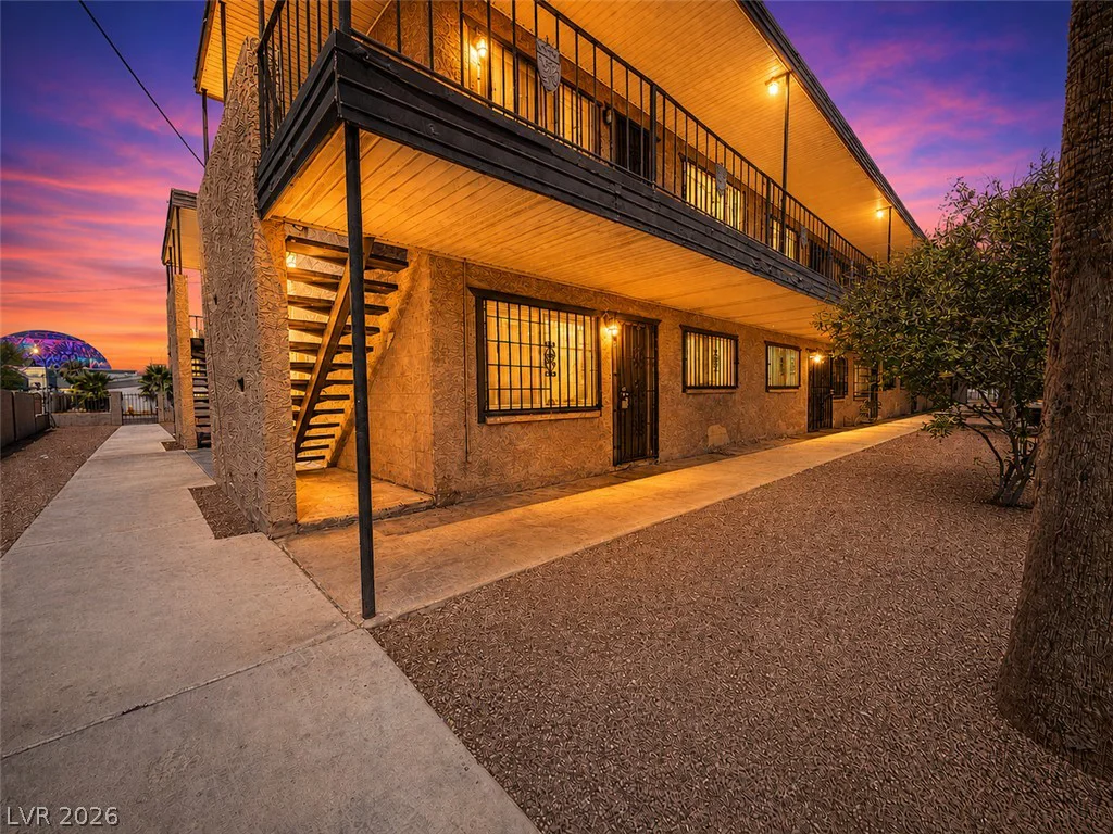 3720 Royal Crest, Las Vegas, NV 89119