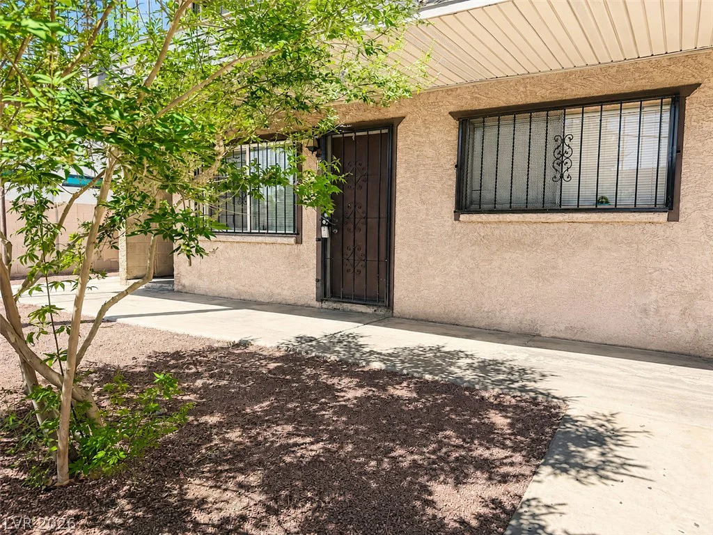 3720 Royal Crest, Las Vegas, NV 89119