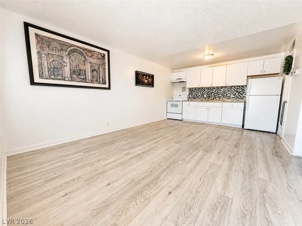 3720 Royal Crest, Las Vegas, NV 89119