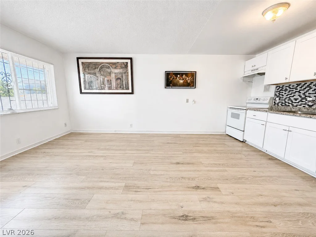 3720 Royal Crest, Las Vegas, NV 89119
