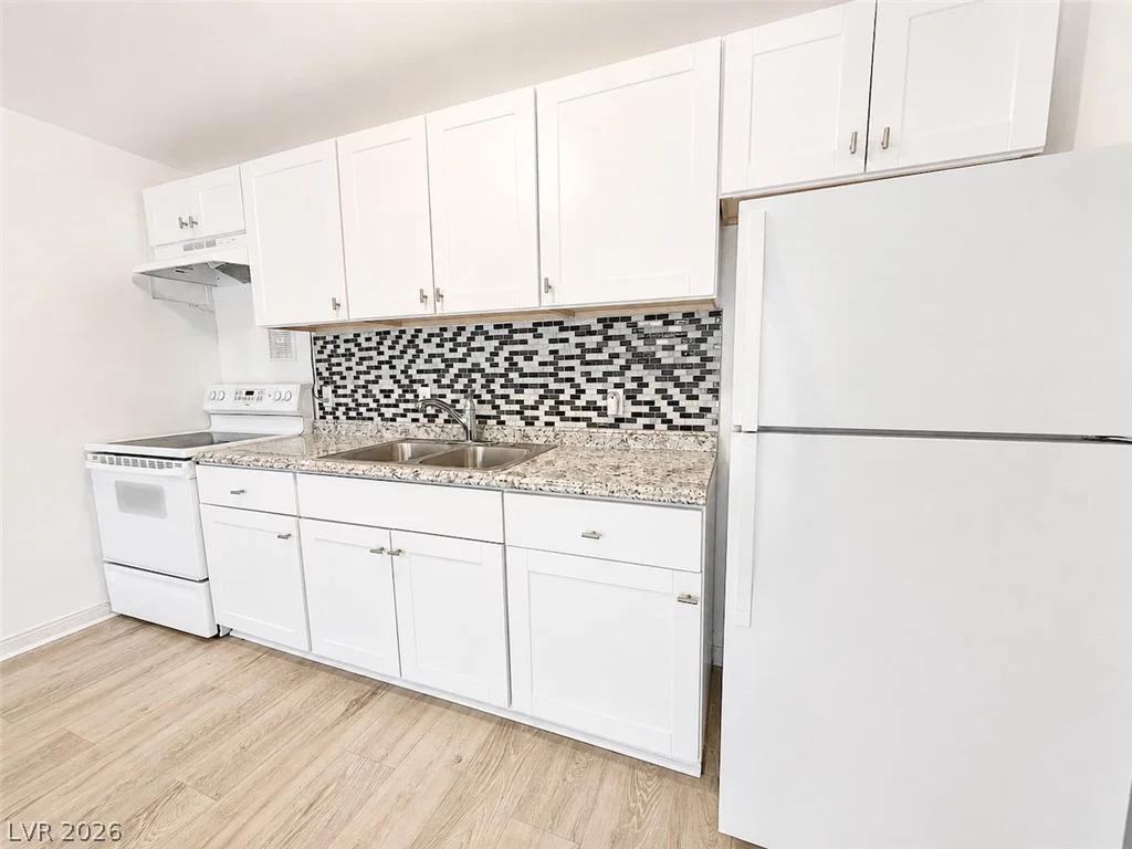 3720 Royal Crest, Las Vegas, NV 89119