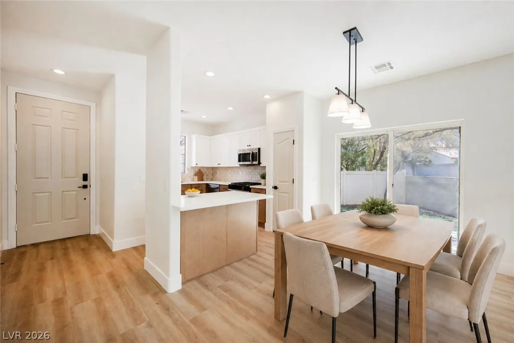 10361 Adams Chase, Las Vegas, NV 89183