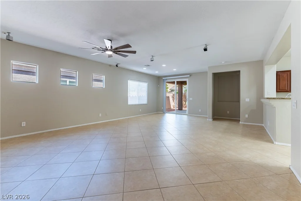 6812 Royal Poinciana, Las Vegas, NV 89131
