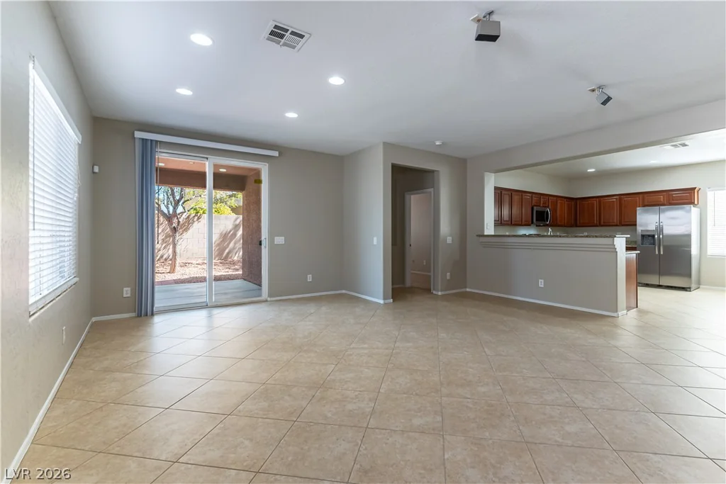 6812 Royal Poinciana, Las Vegas, NV 89131