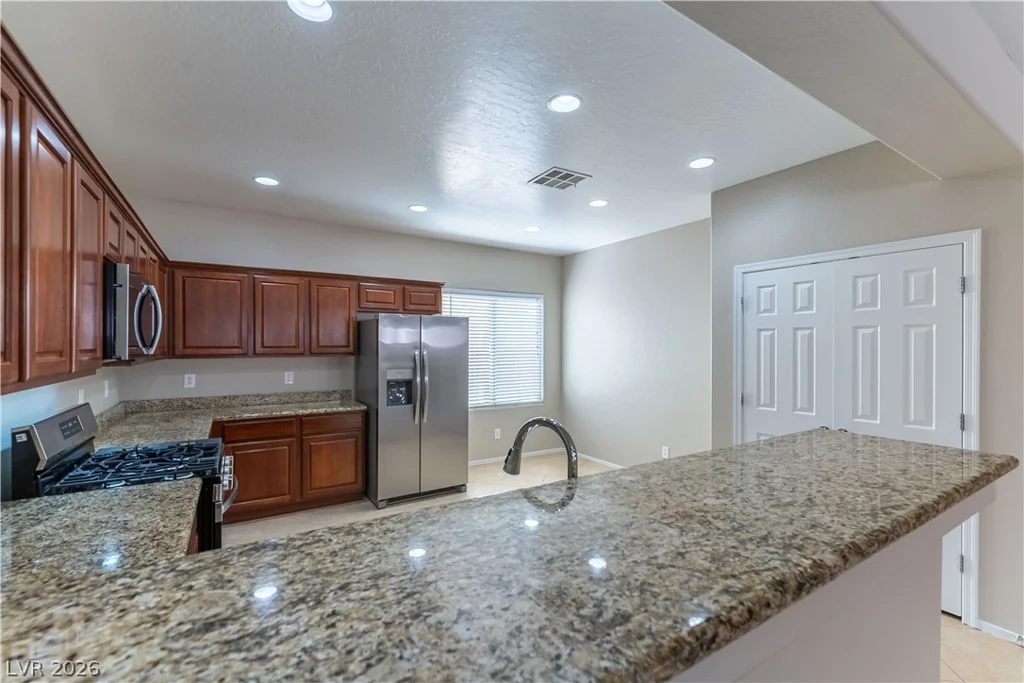 6812 Royal Poinciana, Las Vegas, NV 89131